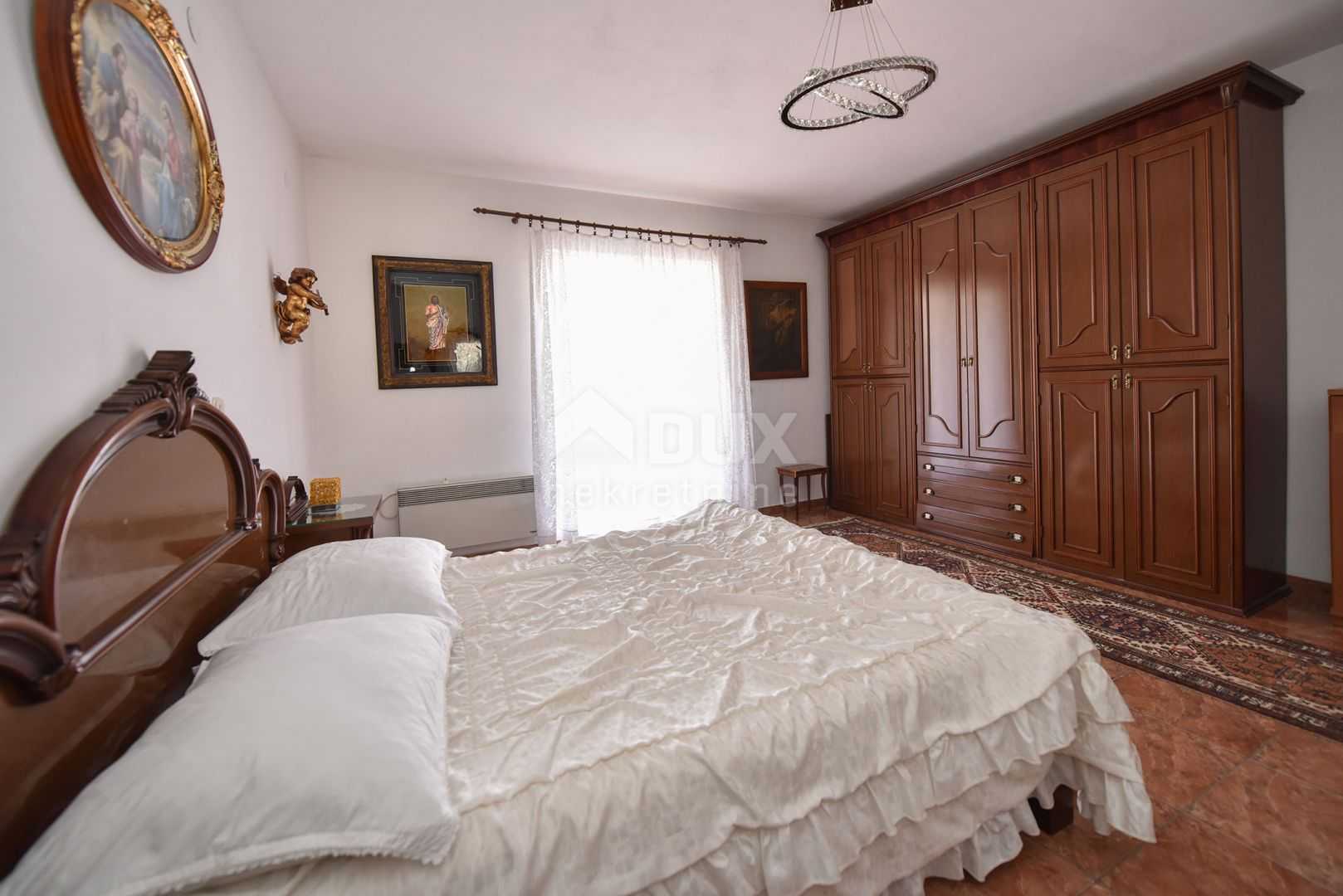 House in Pag, Zadar County 10869077