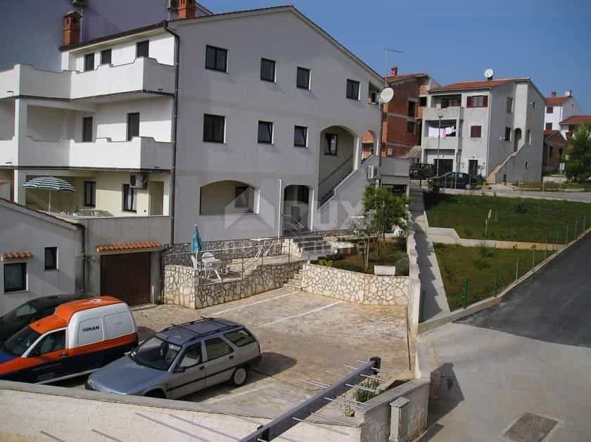 loger dans Vintijan, Istarska Zupanija 10869081