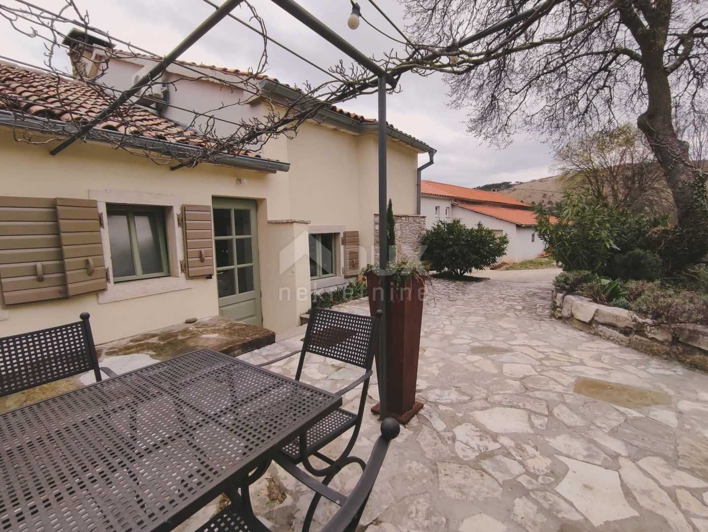 房子 在 Lanisce, Istarska Zupanija 10869108