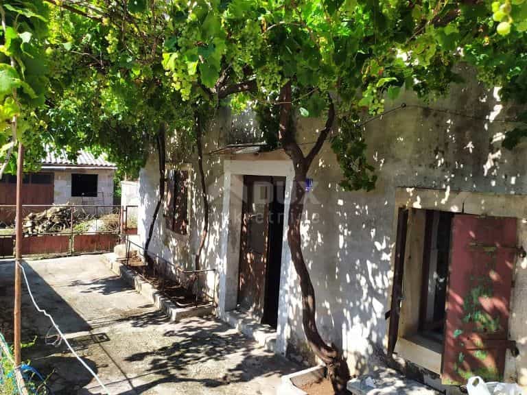 بيت في Barban, Istria County 10869114
