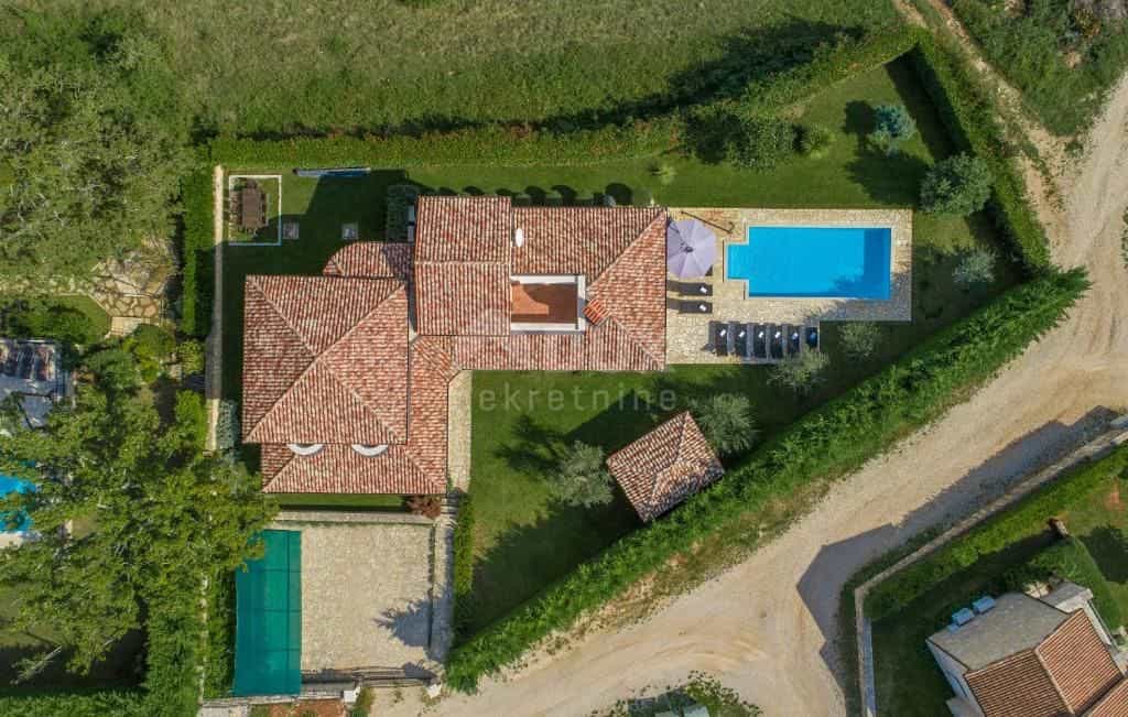 집 에 Višnjan, Istria County 10869170