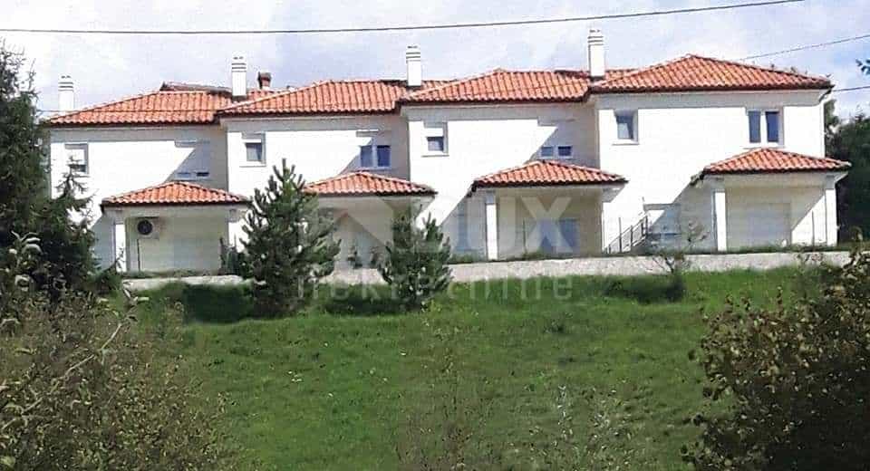 σπίτι σε Κασταύ, Primorsko-Goranska Zupanija 10869190