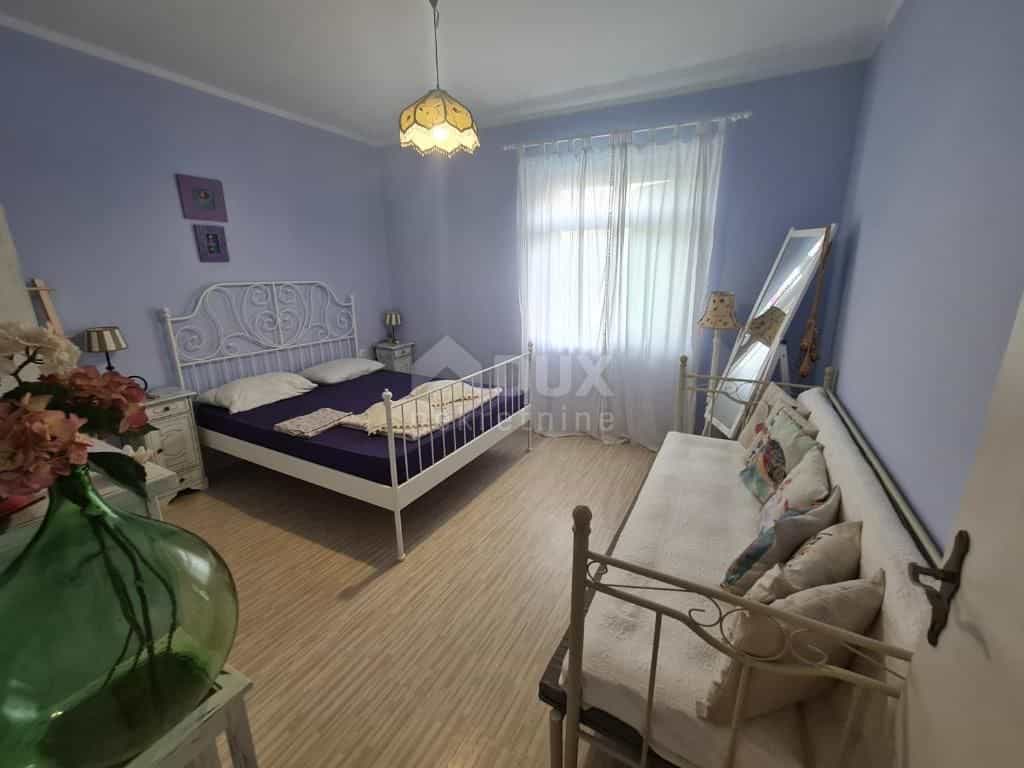 жилой дом в Biograd na Moru, Zadar County 10869215