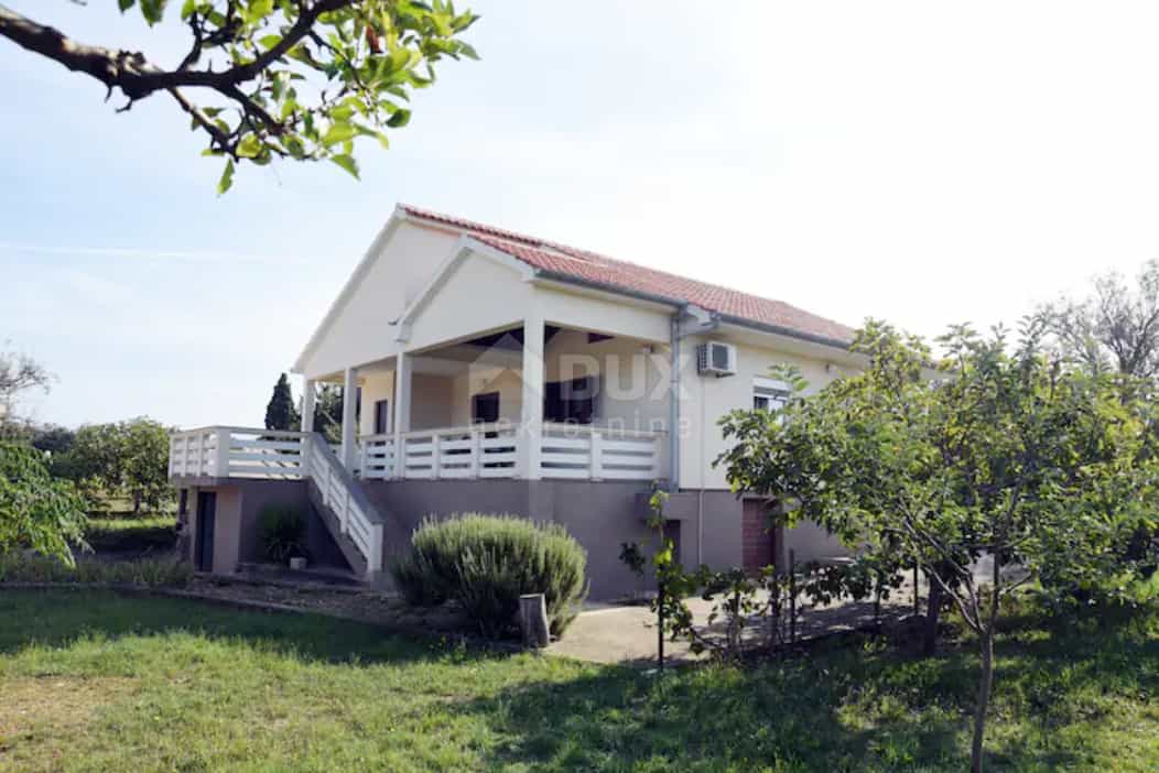 Rumah di Vrsi, Zadarska Zupanija 10869235