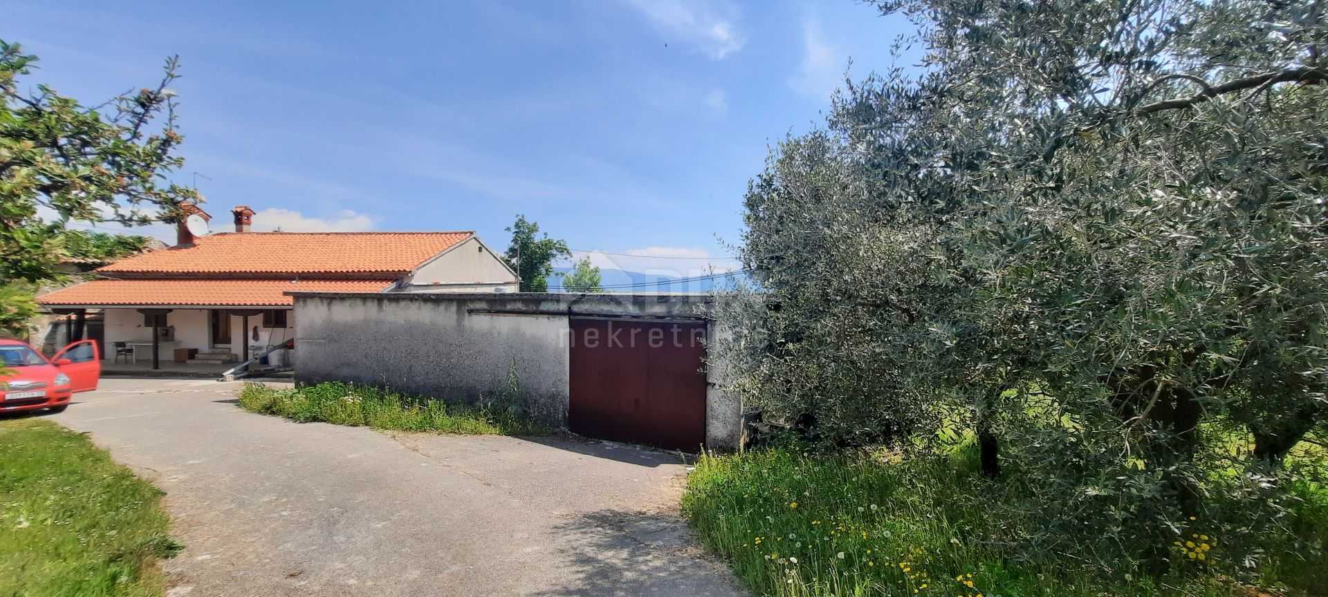 房子 在 Pićan, Istria County 10869274