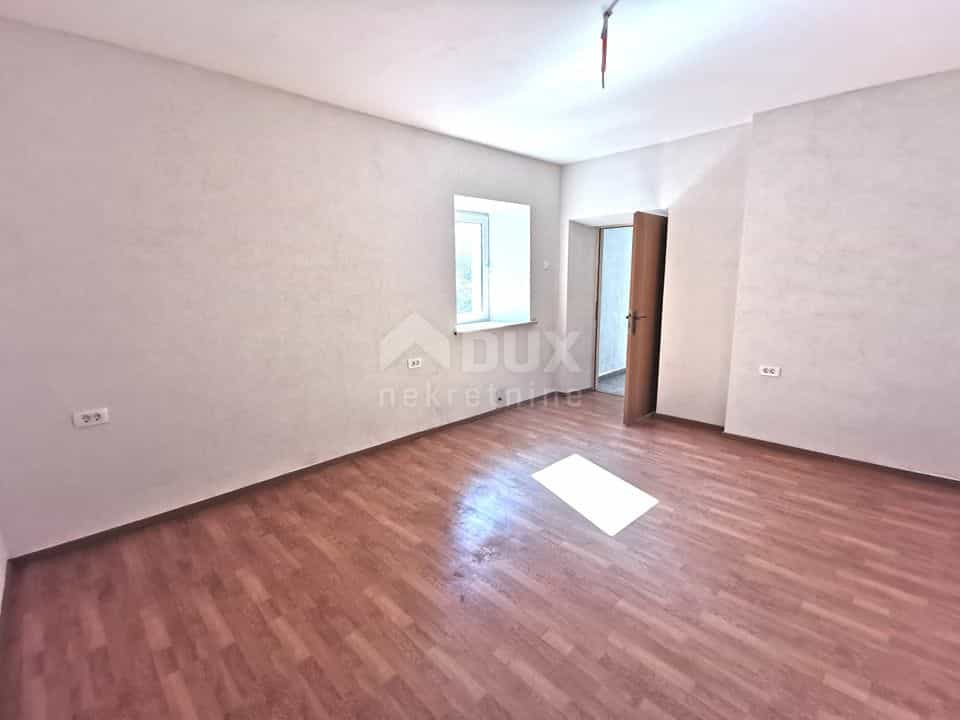 Condominium dans Rasa, Istarska Zupanija 10869336