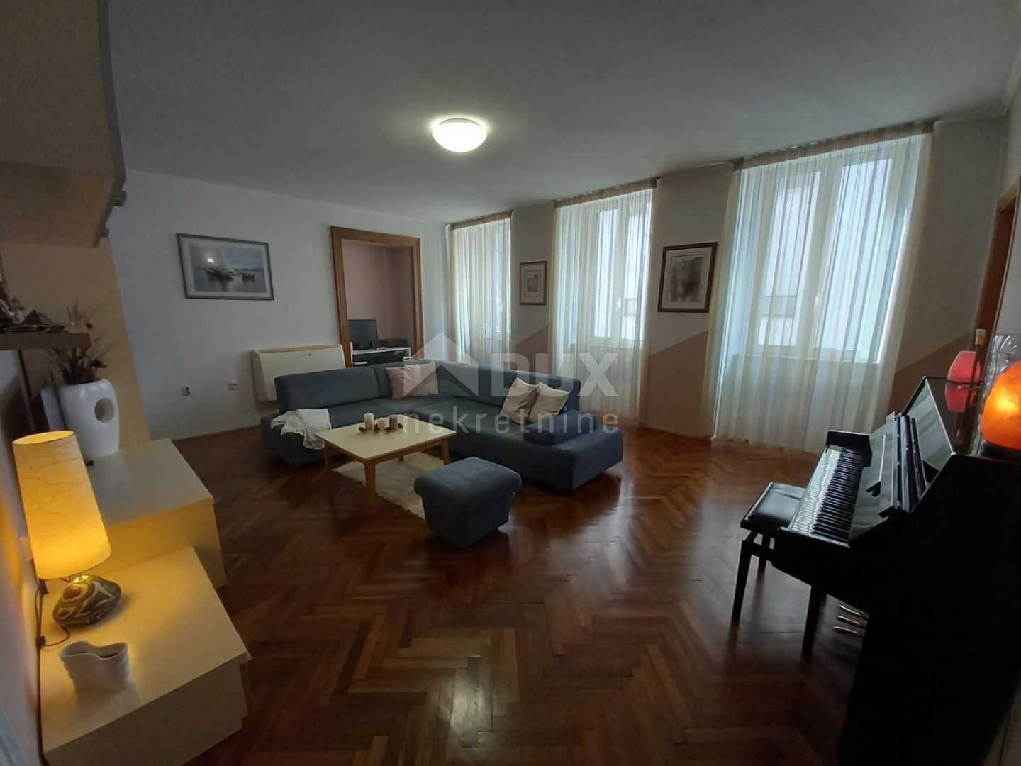 Condominium in Plovanija, Istarska Zupanija 10869388
