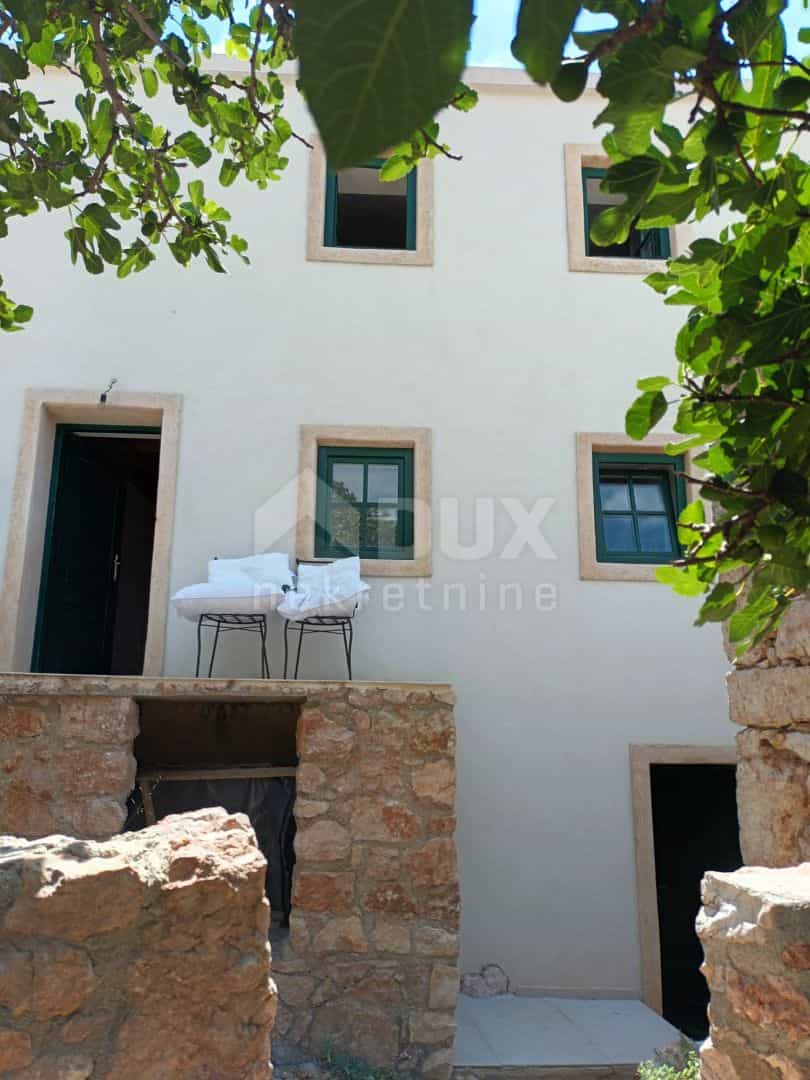 House in Pag, Zadarska Zupanija 10869505