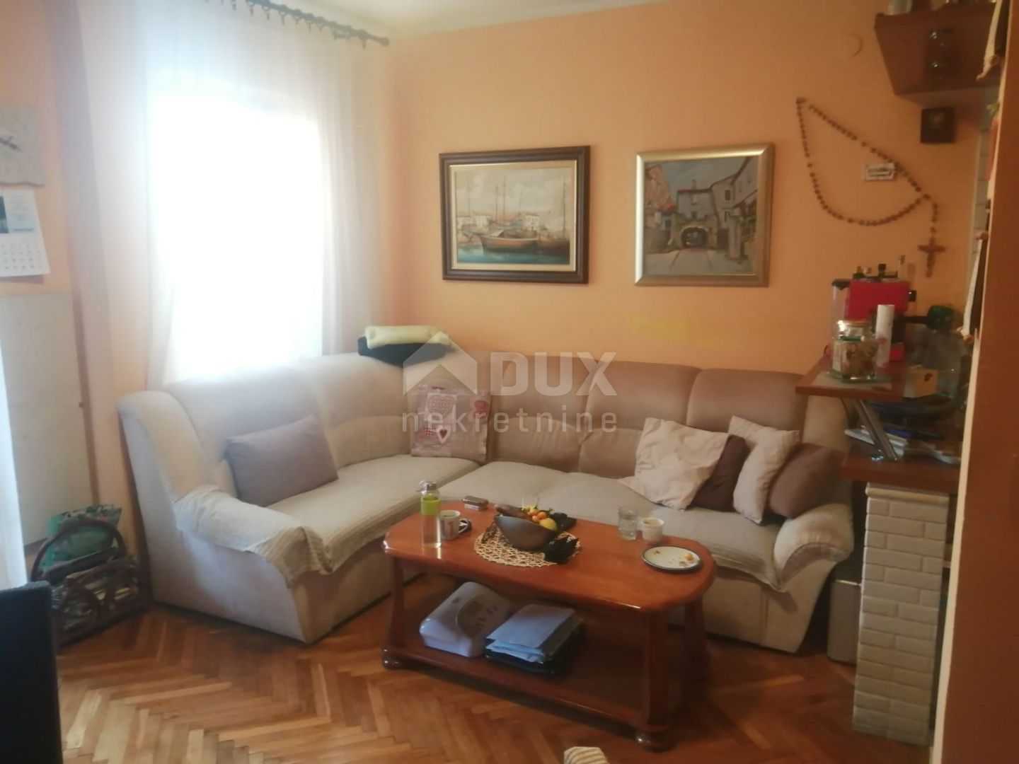 Condominium in Omisalj, Primorsko-Goranska Zupanija 10869534