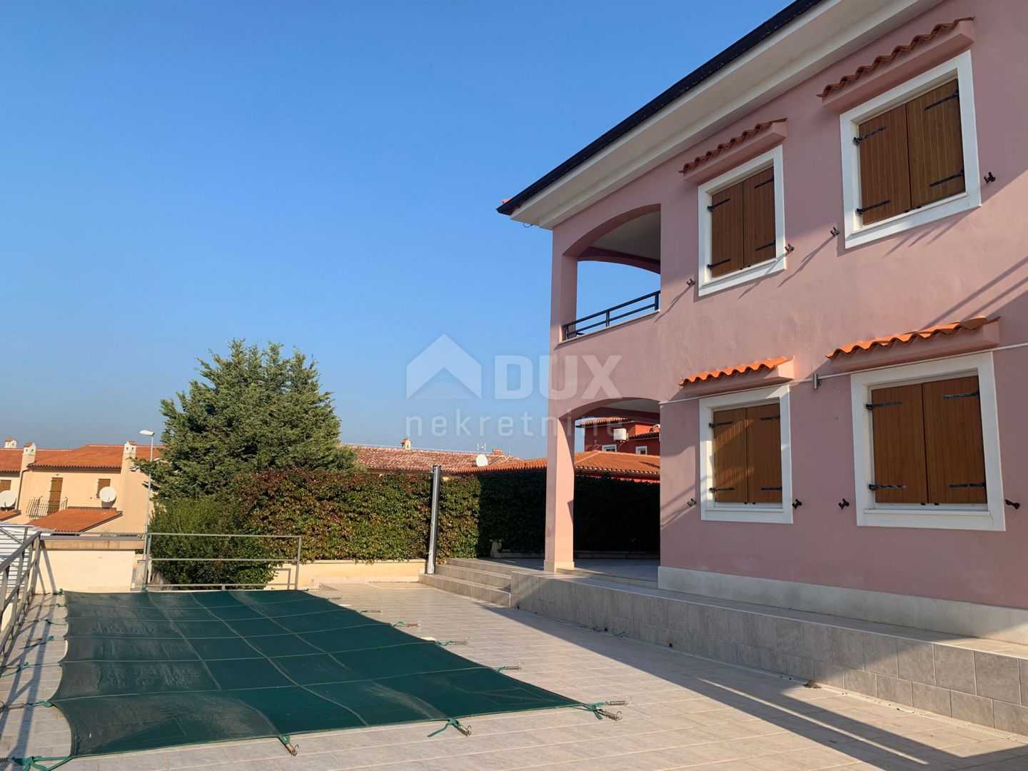 Condominium in Pomer, Istria County 10869690