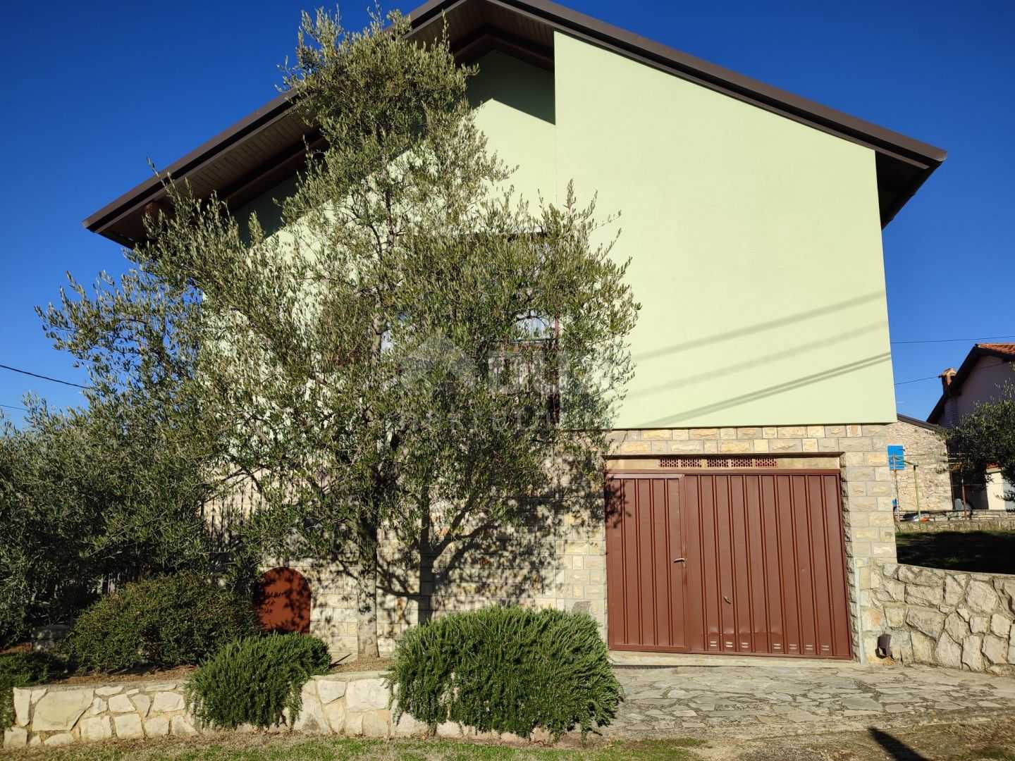 House in Brtonigla, Istarska Zupanija 10869700