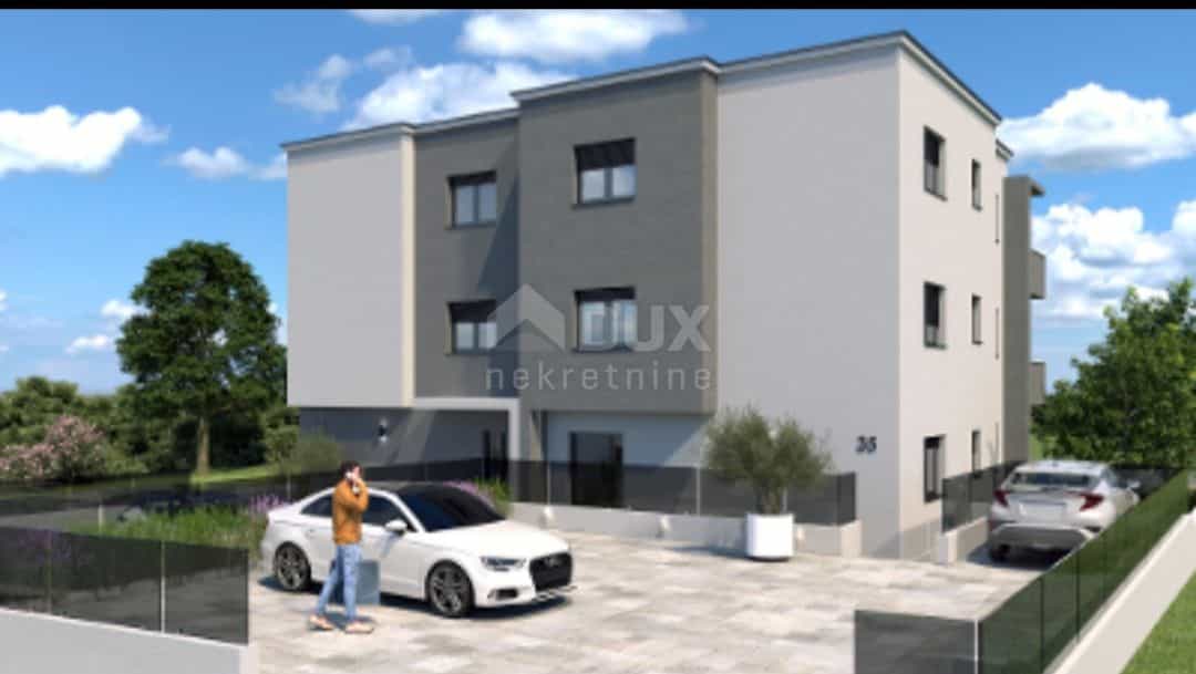 Condominium in Pula, Istarska županija 10869714