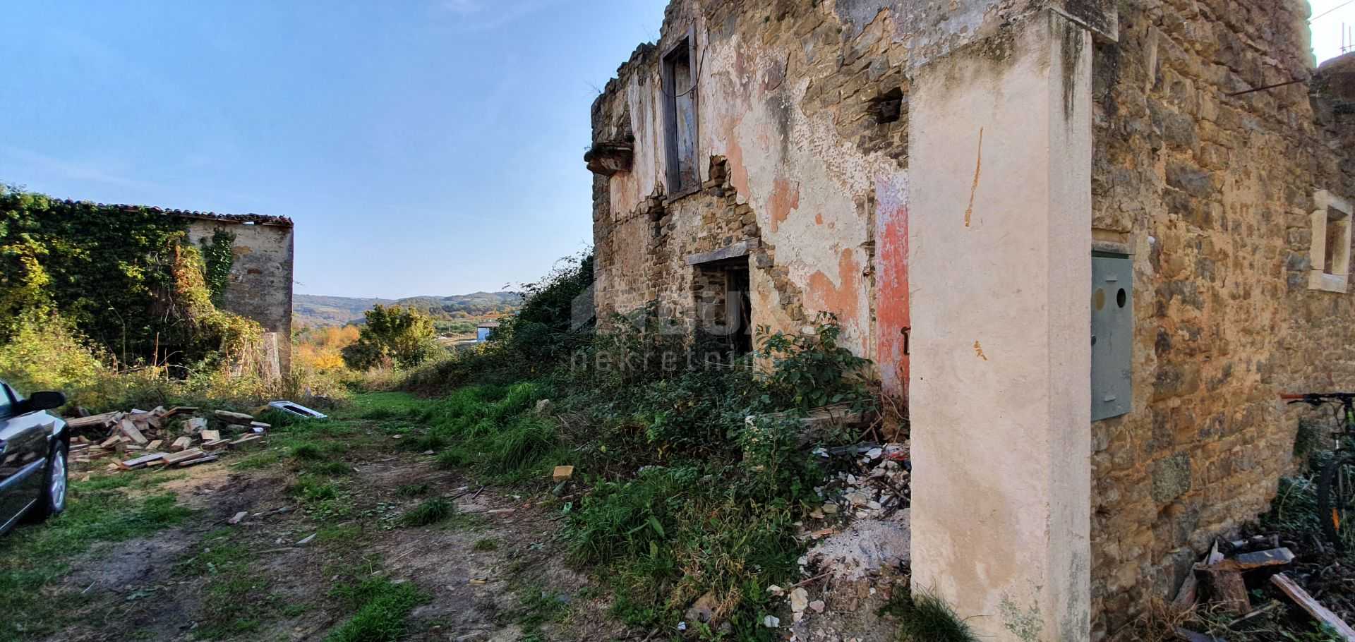 Land im Momjan, Istria County 10869991
