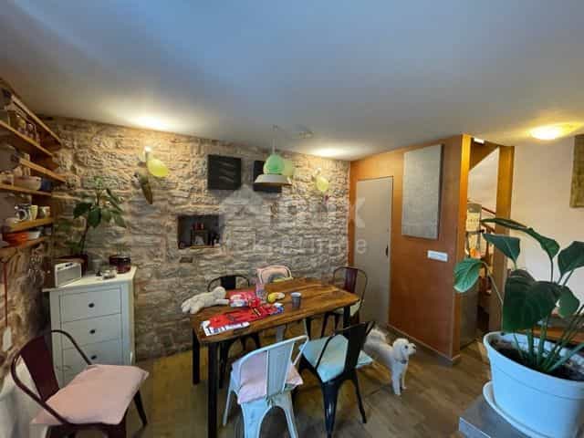 بيت في Bale, Istria County 10870036