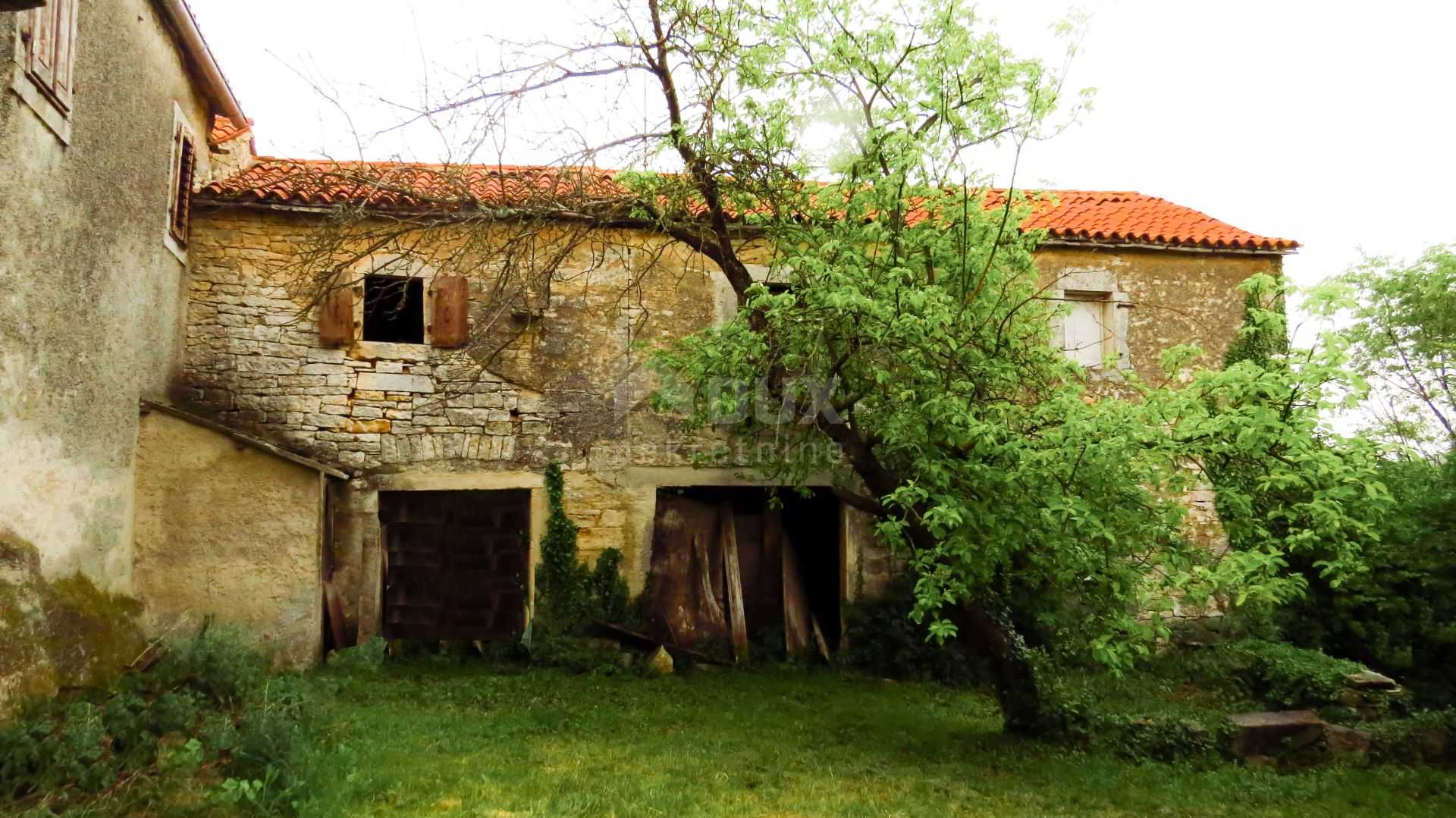 मकान में Tinjan, Istria County 10870185