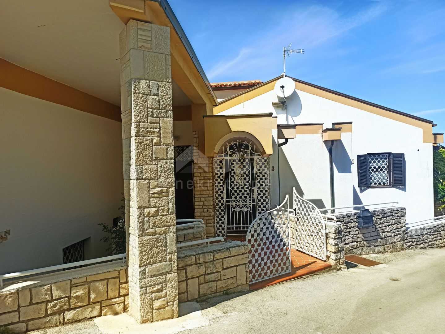 casa en Pješčana Uvala, Istarska županija 10870199