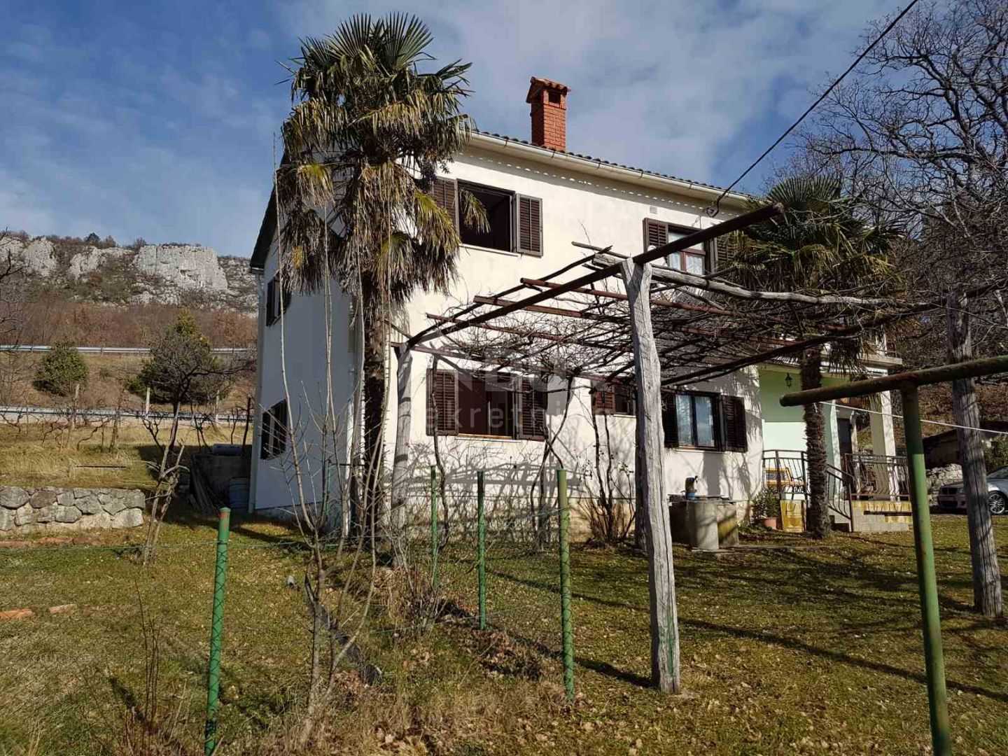 casa en Lupoglav, Istarska Županija 10870275