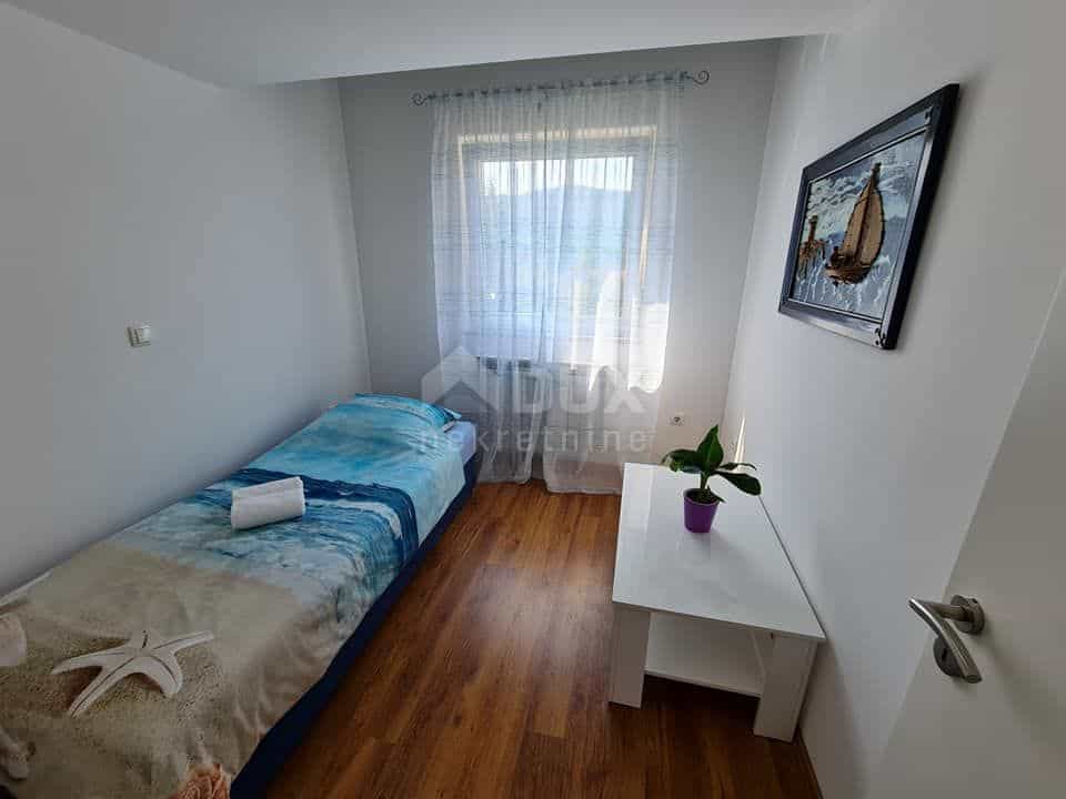 Condominium in Dražice, Croatia, Primorje-Gorski Kotar County 10870296