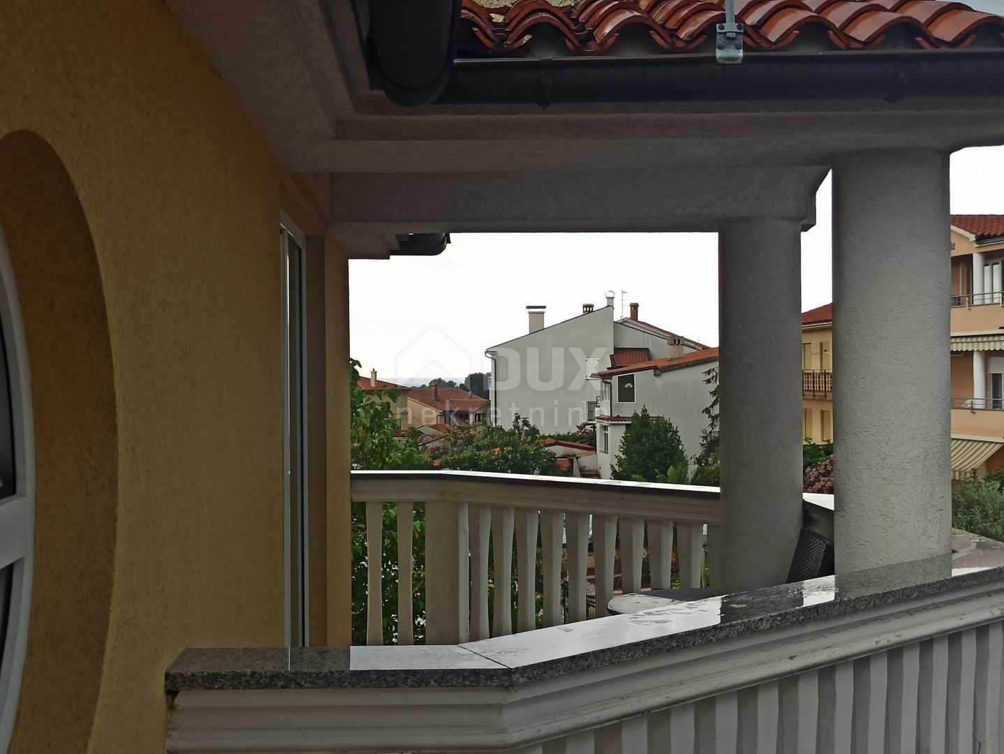 房子 在 Pješčana Uvala, Istarska županija 10870348