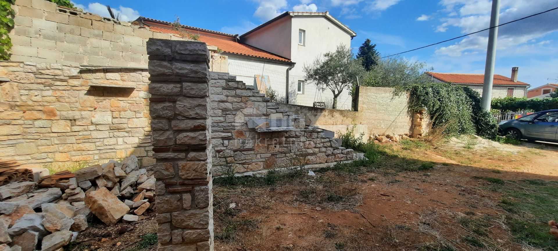 House in Kaštelir, Istria County 10870352