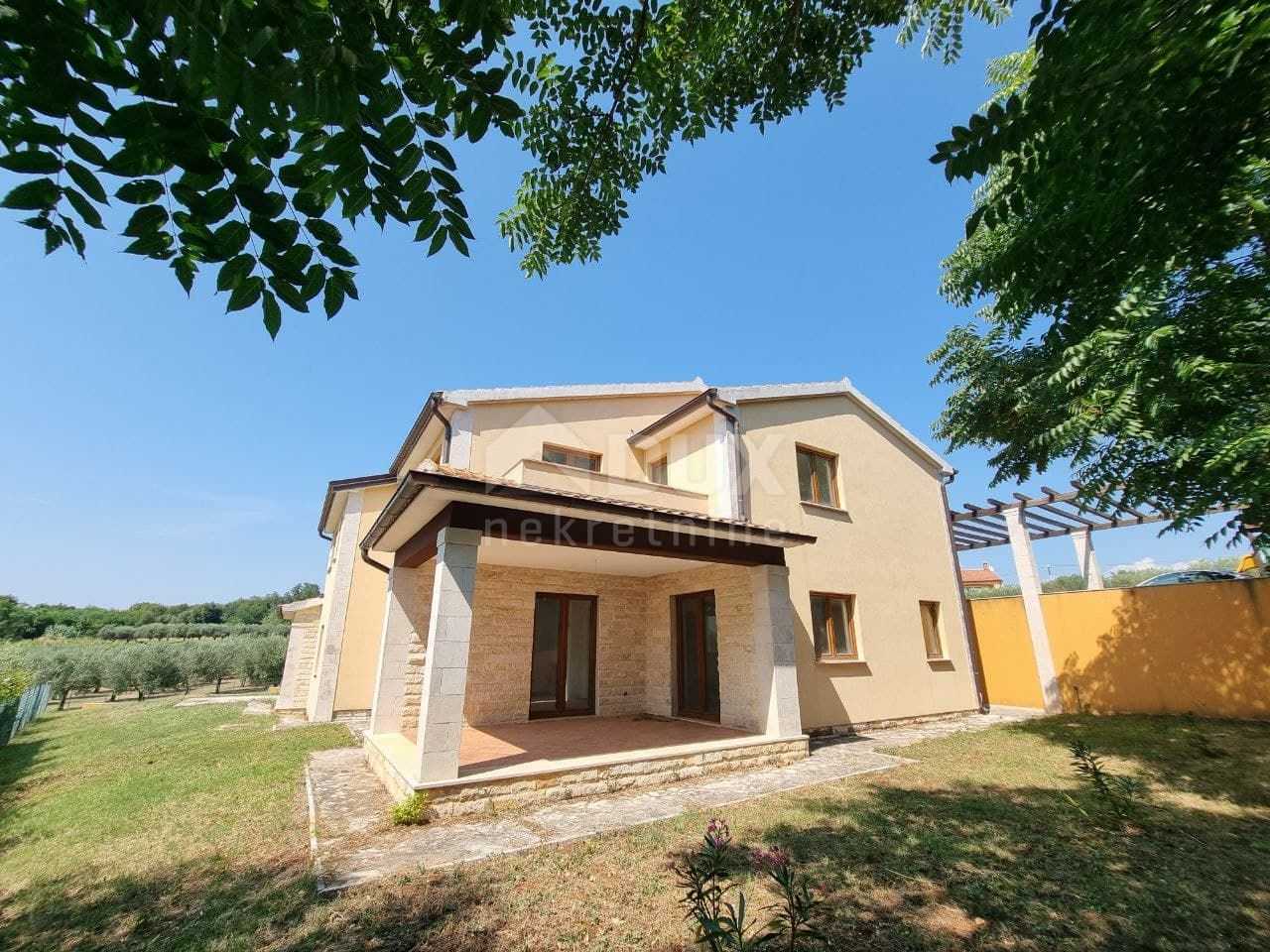House in Kastelir, Istarska Zupanija 10870407