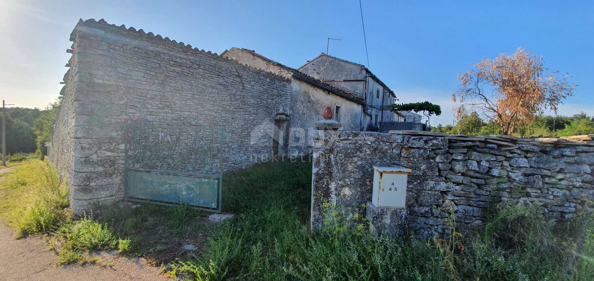 House in Svetvincenat, Istarska Zupanija 10870408