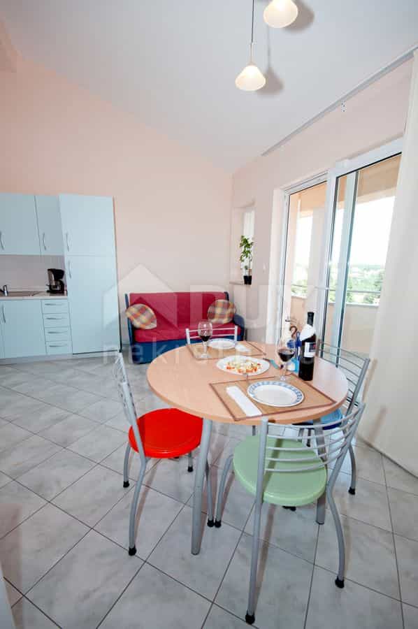 Residential in Premantura, Istria County 10870432