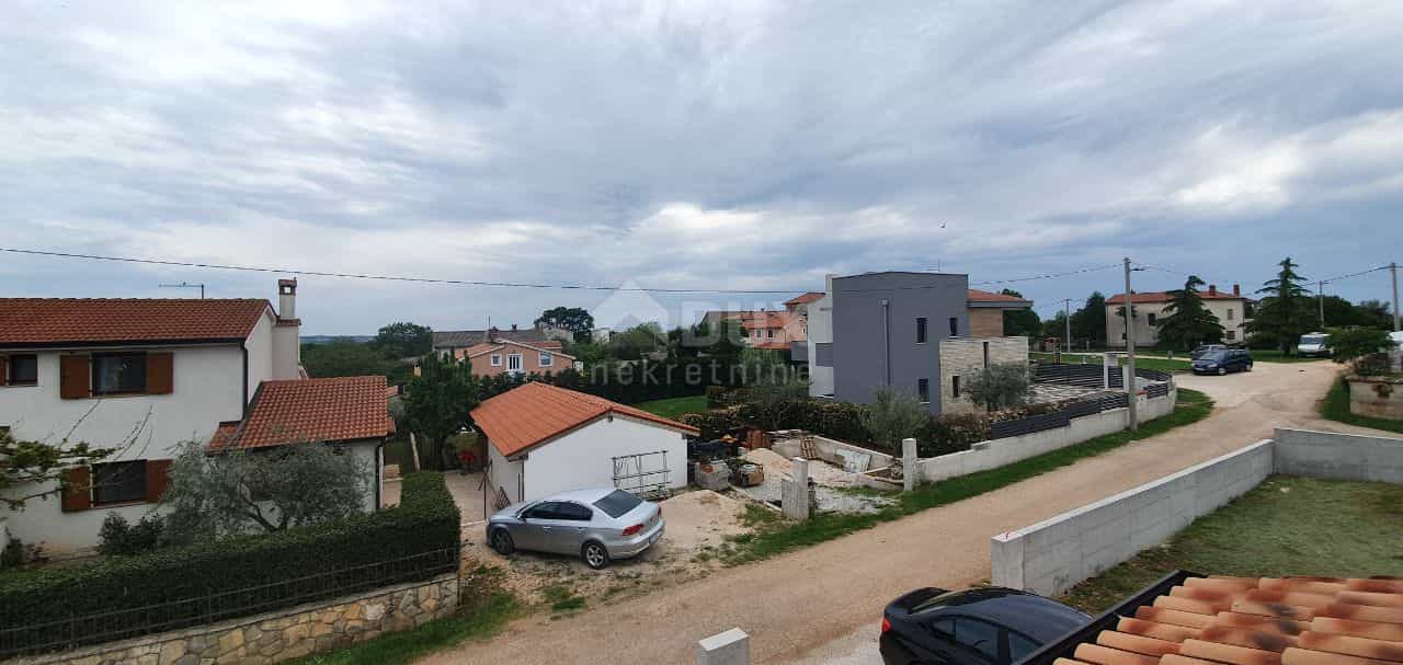σπίτι σε Kaštelir, Istria County 10870767