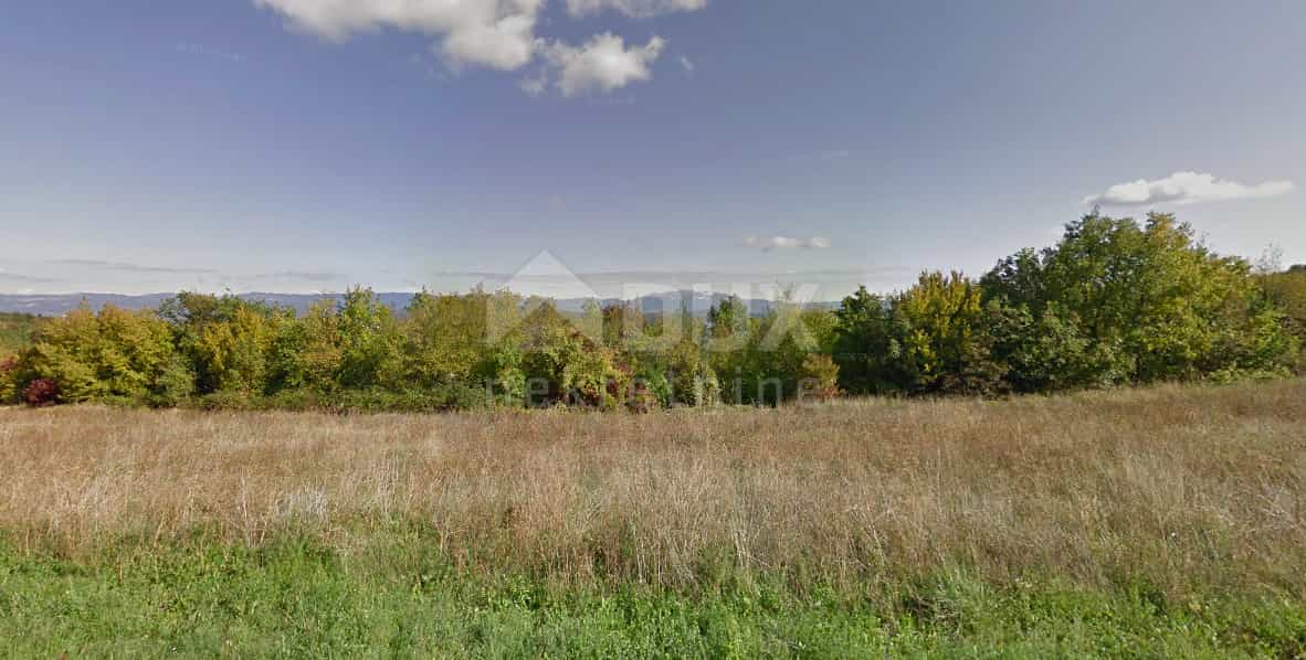 Land in Pazin, Istarska Zupanija 10870772