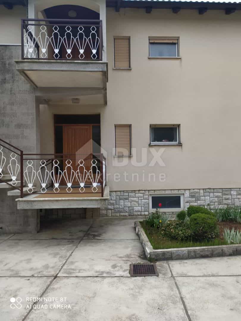 房子 在 Viškovo, Primorsko-goranska županija 10870895
