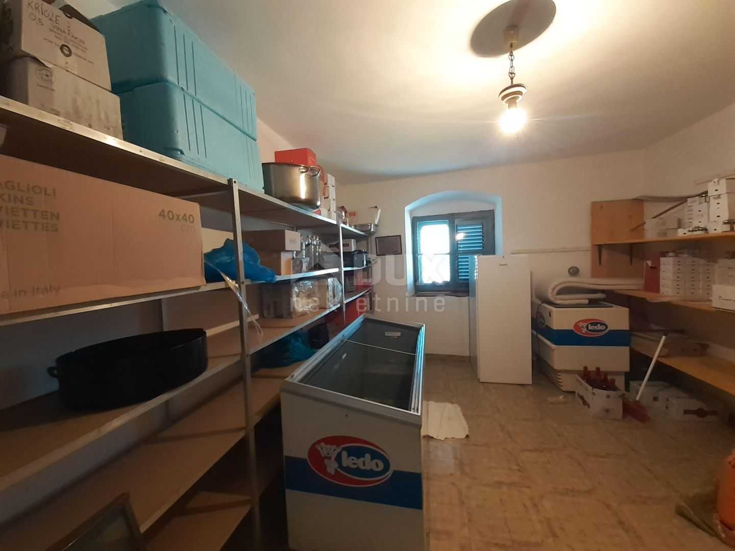 casa en Motovun, Istarska Županija 10871095