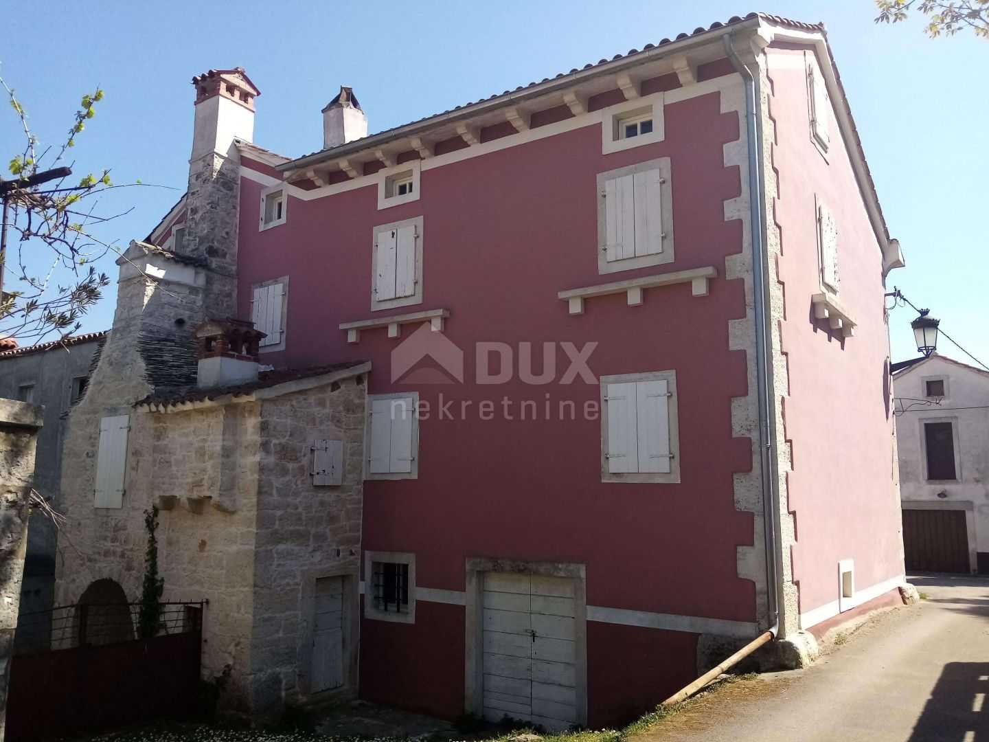 casa en Tinjan, Istarska Županija 10871131