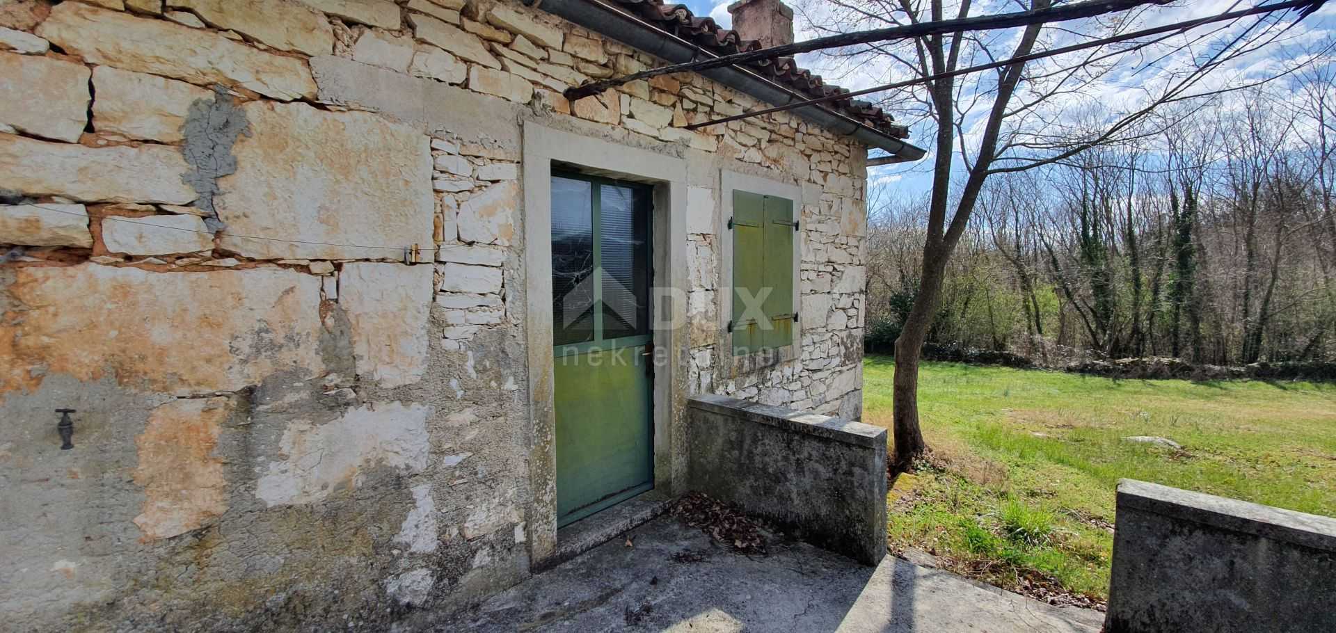 Hus i Nedescina, Istarska Zupanija 10871151