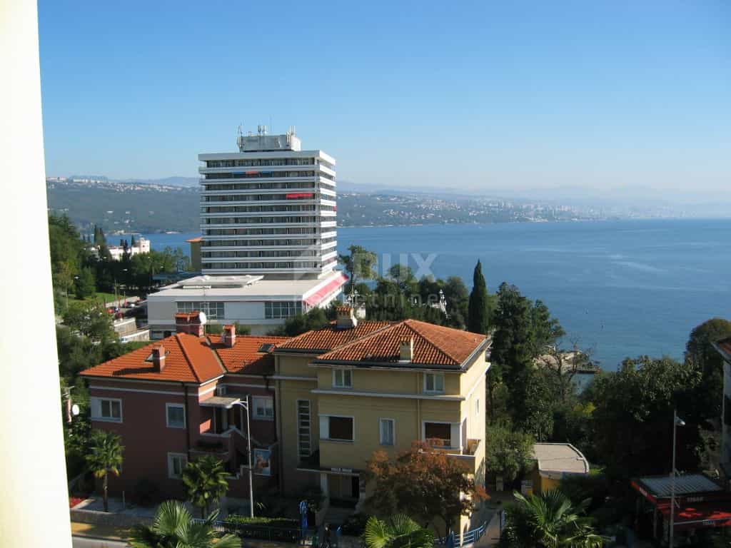 Condominium in Opatija, Primorje-Gorski Kotar County 10871175