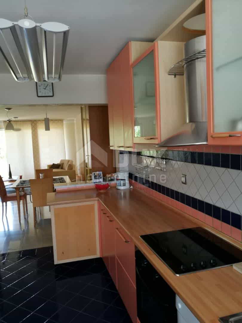 Condominium in Vinkuran, Istarska Zupanija 10871178