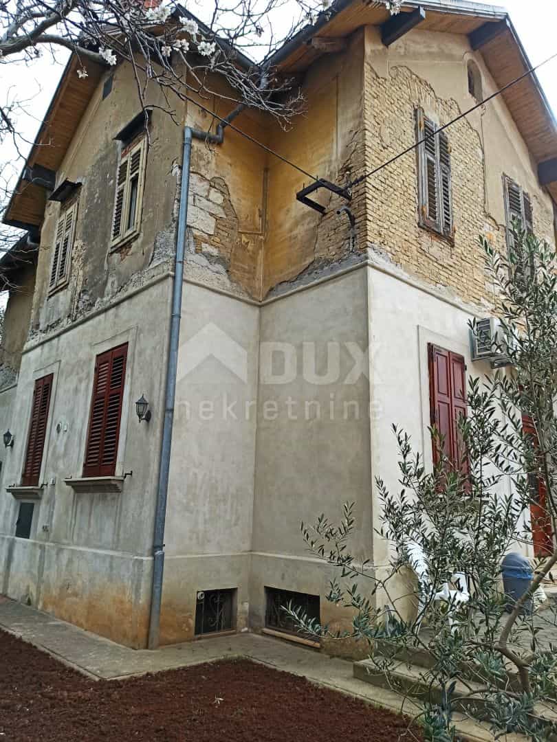 House in Pula, Istarska županija 10871332
