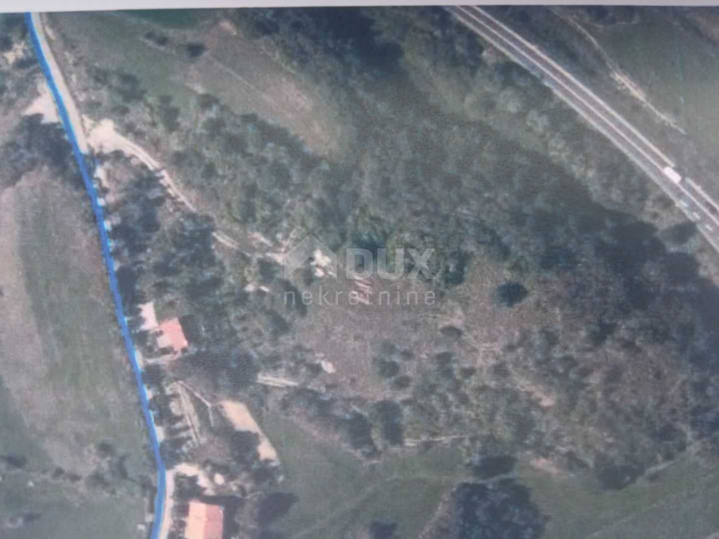 土地 在 Cerovlje, Istarska Zupanija 10871341