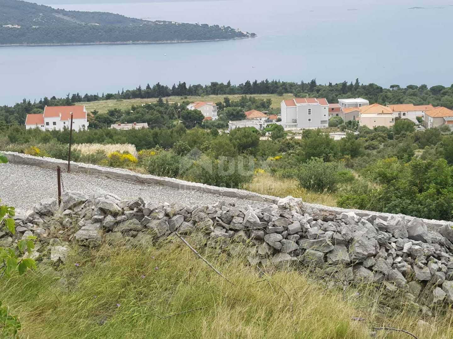 土地 在 Trogir, Split-Dalmatia County 10871445