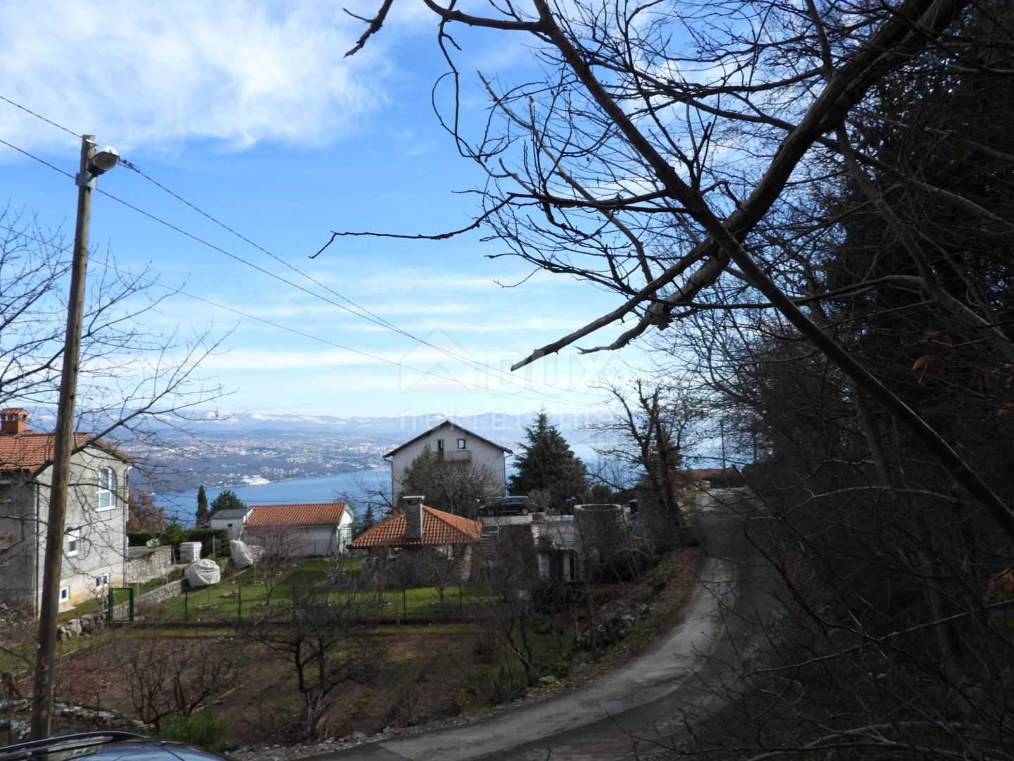 Terre dans Icici, Primorsko-Goranska Zupanija 10871500