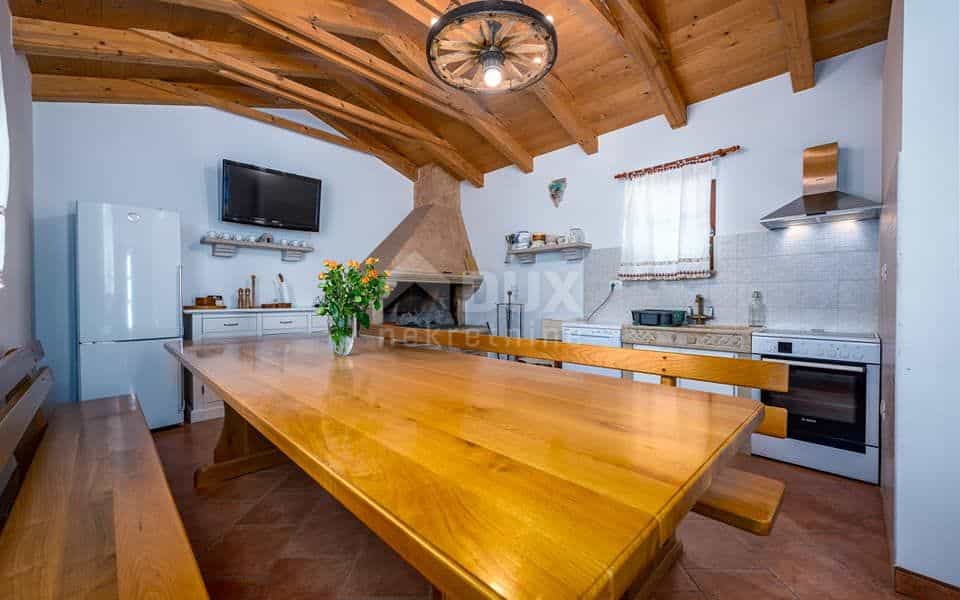 σπίτι σε Kaštel, Istria County 10871586