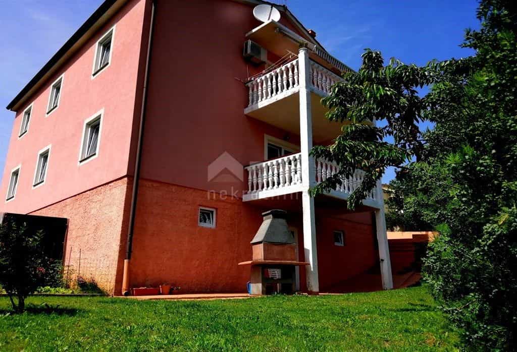 House in Drenova, Primorsko-Goranska Zupanija 10871597