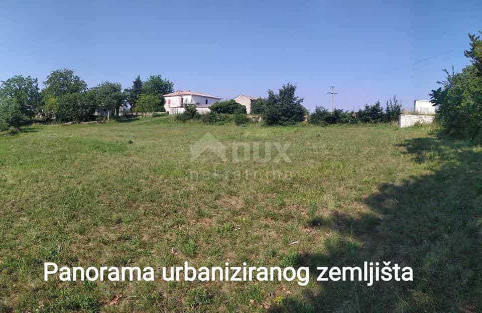 Γη σε Tinjan, Istarska Zupanija 10871682