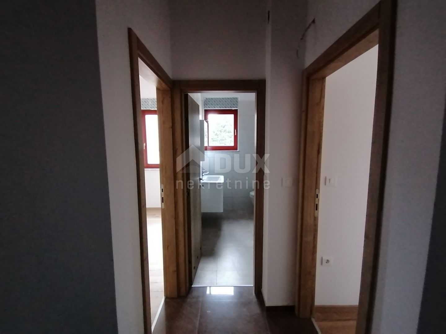 Condominium in Premantura, Istria County 10871910