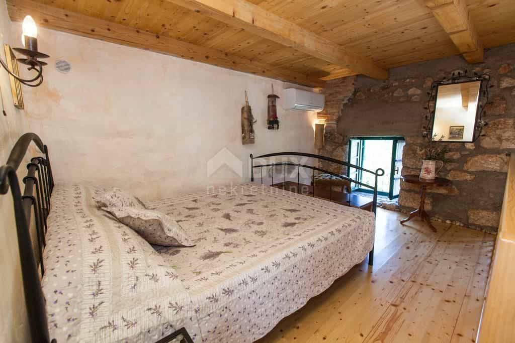 بيت في Bribir, Primorje-Gorski Kotar County 10872016