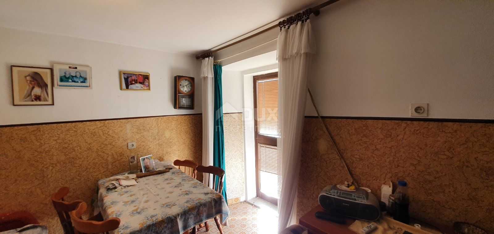 Rumah di Hum, Istria County 10872028