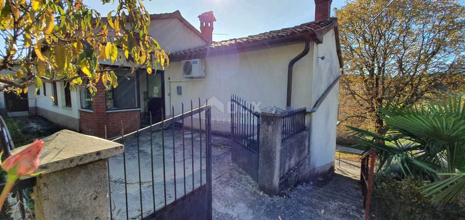Rumah di Hum, Istria County 10872028