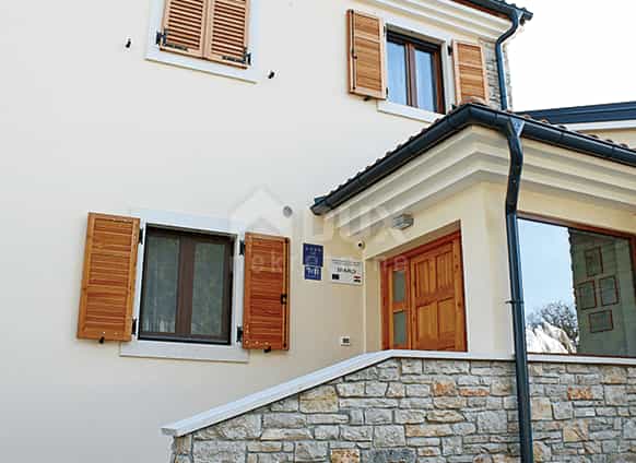 Huis in Žminj, Istria County 10872089
