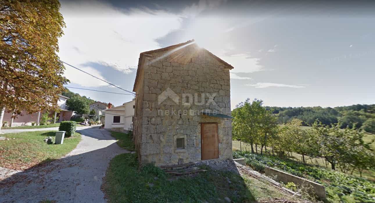 rumah dalam Hum, Istria County 10872146