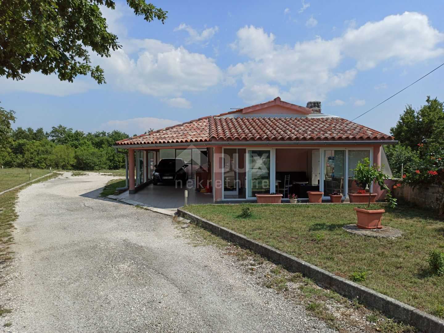 casa en Marcana, Istarska Županija 10872560