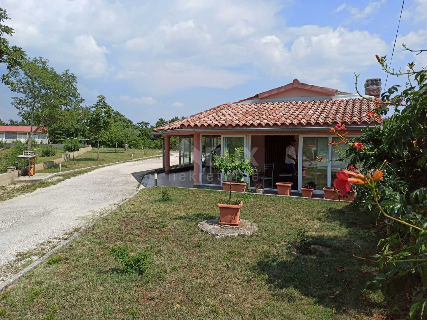 casa en Marcana, Istarska Županija 10872560